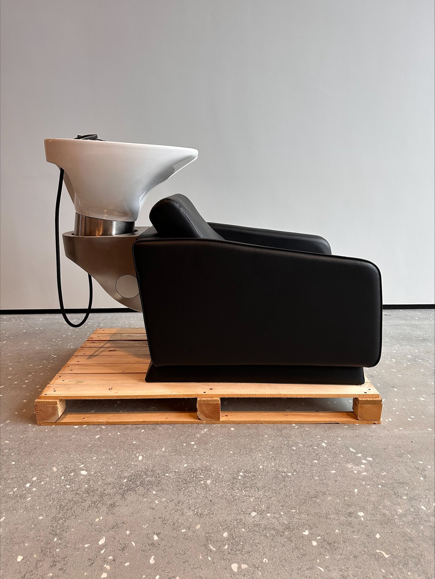 Zippy - Sillón de peluquería lavacabezas negro - Cubeta blanca MODELO DEMO